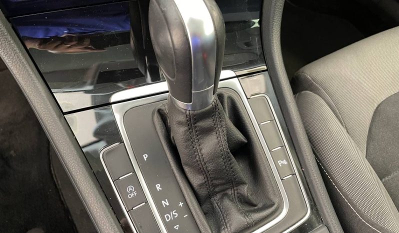 
								Volkswagen Golf 1.6 TDI 105cv BMT DSG Sport lleno									
