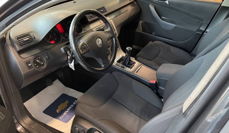 
								Volkswagen Passat 2.0 TDI 140cv Advance lleno									
